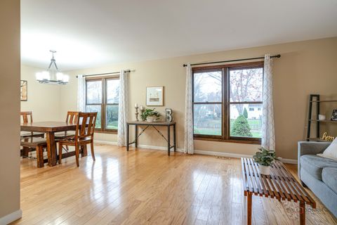 Tiny photo for 125 S Deerpath Drive, Vernon Hills, IL 60061 (MLS # 12628127)