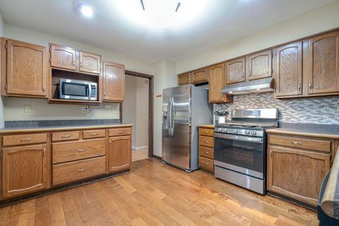 Tiny photo for 125 S Deerpath Drive, Vernon Hills, IL 60061 (MLS # 12628127)