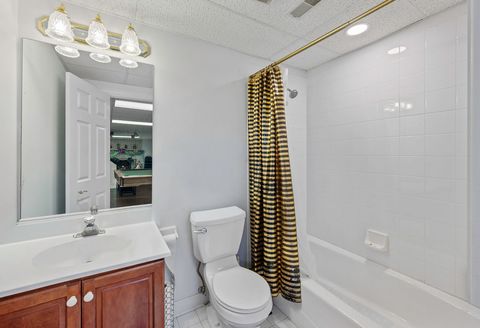 Tiny photo for 28951 Forest Lake Lane, Libertyville, IL 60048 (MLS # 12546303)