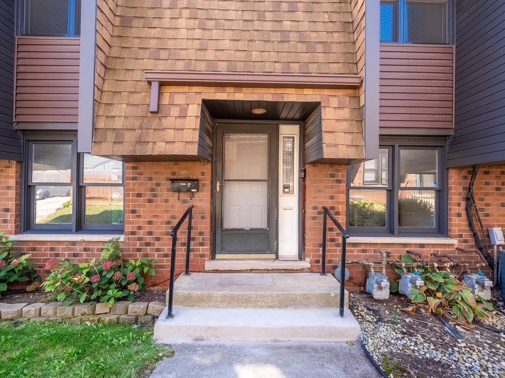 Photo for 12738 S Kenneth Avenue #E, Alsip, IL 60803 (MLS # 12480135)
