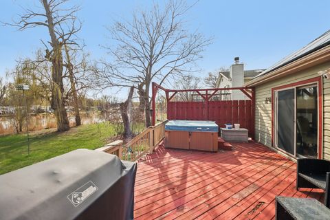 Tiny photo for 27884 W Riverside Drive, Antioch, IL 60002 (MLS # 12605869)