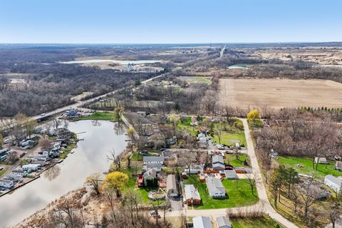 Tiny photo for 27884 W Riverside Drive, Antioch, IL 60002 (MLS # 12605869)