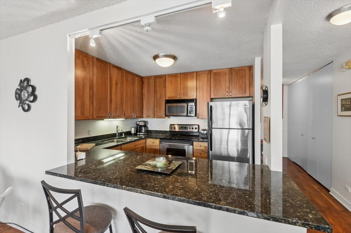 30 E Huron Street 2506