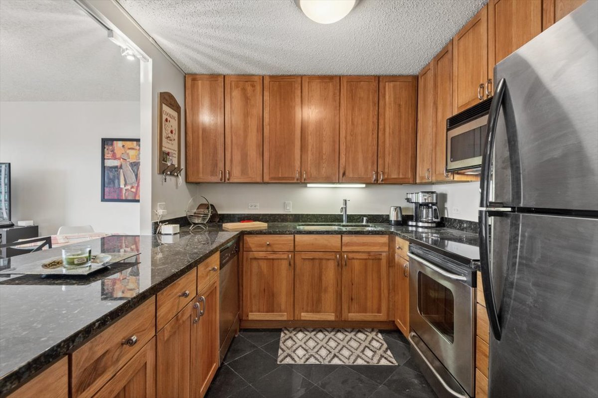30 E Huron Street 2506