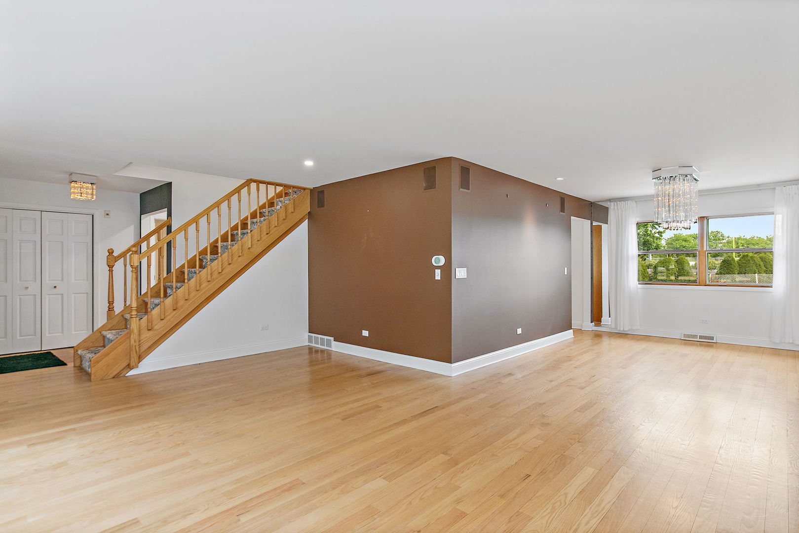 2019 E Avon Lane