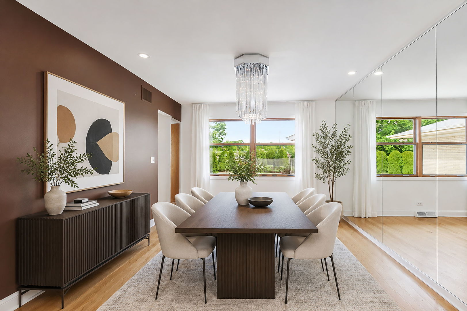 2019 E Avon Lane