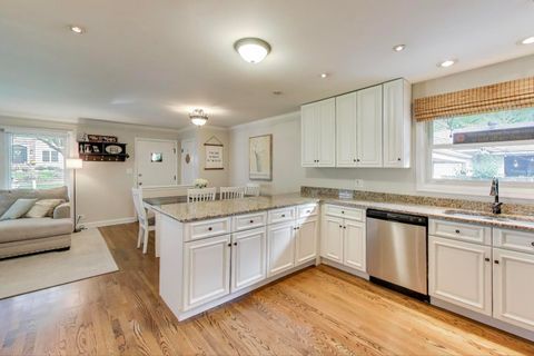 Tiny photo for 216 S Madison Street, Hinsdale, IL 60521 (MLS # 12494231)