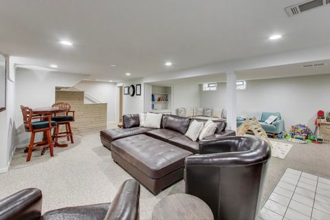 Tiny photo for 216 S Madison Street, Hinsdale, IL 60521 (MLS # 12494231)