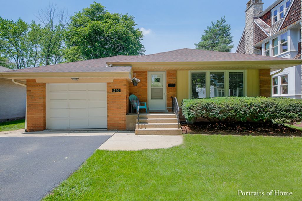Photo for 216 S Madison Street, Hinsdale, IL 60521 (MLS # 12494231)