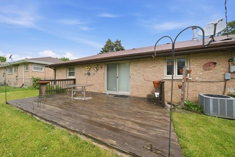 Tiny photo for 5425 W 83rd Place, Burbank, IL 60459 (MLS # 12679374)