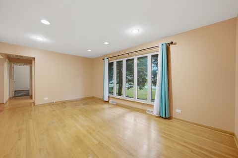 Tiny photo for 5425 W 83rd Place, Burbank, IL 60459 (MLS # 12679374)