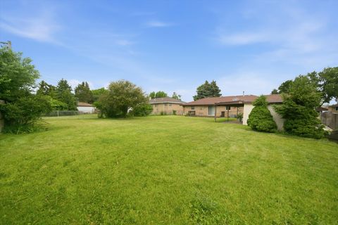 Tiny photo for 5425 W 83rd Place, Burbank, IL 60459 (MLS # 12679374)
