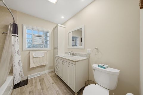 Tiny photo for 5425 W 83rd Place, Burbank, IL 60459 (MLS # 12679374)