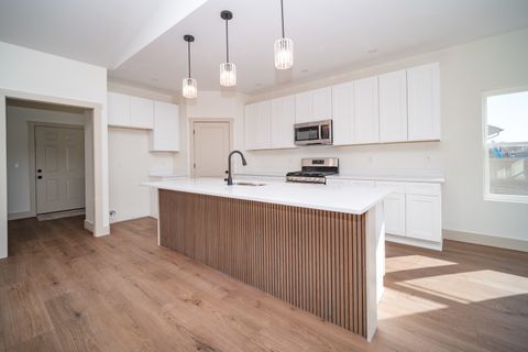 Tiny photo for 550 Cross Plains Road, Rockford, IL 61107 (MLS # 12561986)