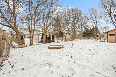 Tiny photo for 720 Ash Street, Algonquin, IL 60102 (MLS # 12539005)