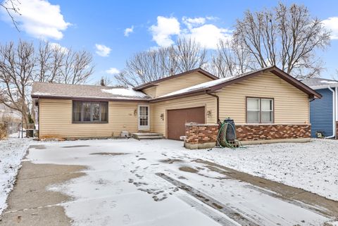 Photo of 720 Ash Street, Algonquin, IL 60102 (MLS # 12539005)