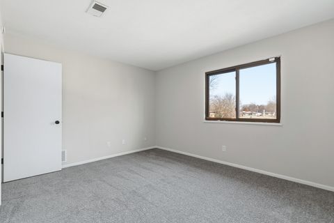 Tiny photo for 5102 25th Ave Court #201, Moline, IL 61265 (MLS # 12632394)