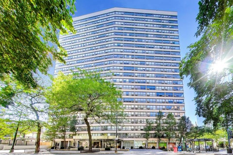 Photo of 2930 N Sheridan Road #1205, Chicago, IL 60657 (MLS # 12784177)