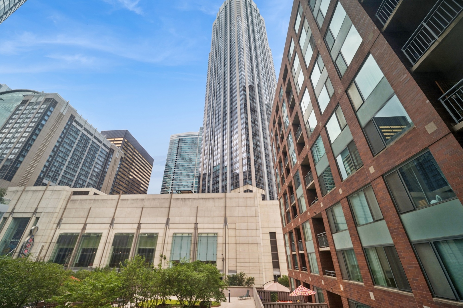480 N MCCLURG Court 414