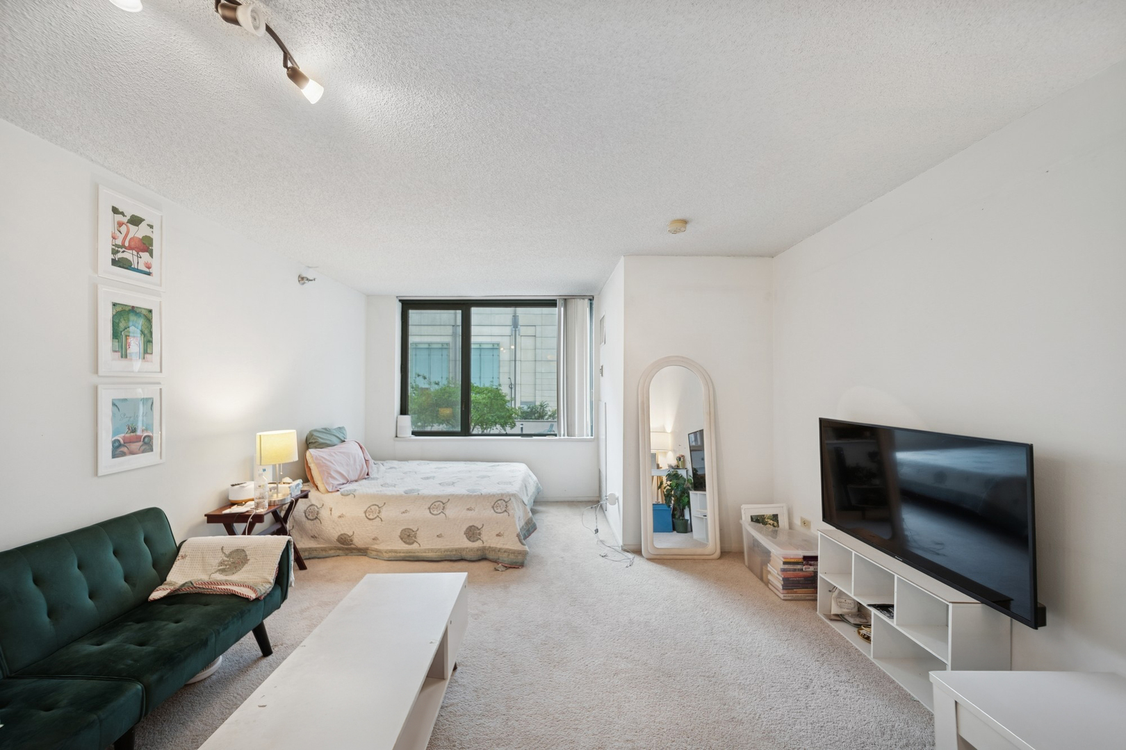 480 N MCCLURG Court 414