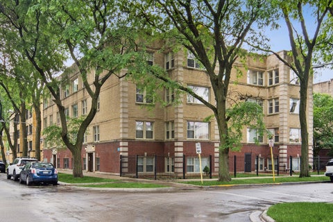 Photo of 3923 W Ainslie Street #1E, Chicago, IL 60625 (MLS # 12748049)