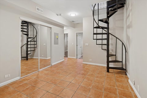 Tiny photo for 3923 W Ainslie Street #1E, Chicago, IL 60625 (MLS # 12748049)
