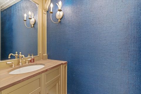 Tiny photo for 159 E WALTON Place #5B, Chicago, IL 60611 (MLS # 12621140)