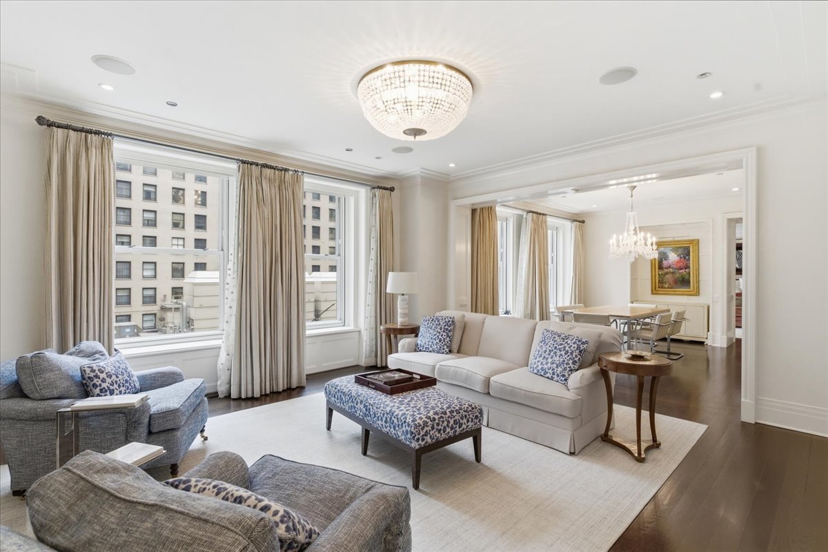 159 E WALTON Place 5B