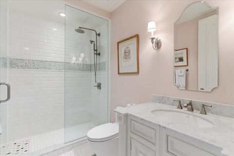 Tiny photo for 159 E WALTON Place #5B, Chicago, IL 60611 (MLS # 12621140)
