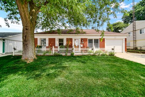 Photo of 724 Union Avenue, Romeoville, IL 60446 (MLS # 12709441)