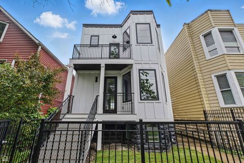 Photo of 3572 W Medill Avenue, Chicago, IL 60647 (MLS # 12453442)
