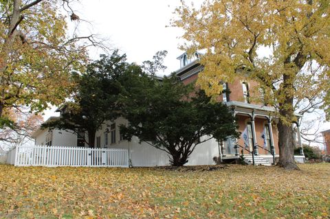 Tiny photo for 402 W Lincolnway Road, Morrison, IL 61270 (MLS # 12019665)