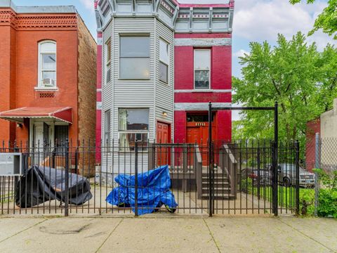 2823 W Flournoy Street W Chicago IL 60612
