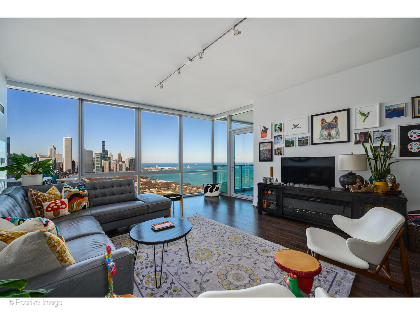 1201 S Prairie Avenue 3702