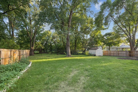 Tiny photo for 2423 E 32nd Street, Davenport, IA 52807 (MLS # 12749809)
