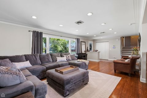 Tiny photo for 9632 Massasoit Avenue, Oak Lawn, IL 60453 (MLS # 12634564)