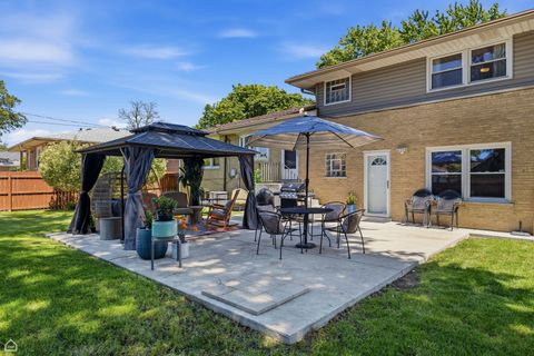 Tiny photo for 9632 Massasoit Avenue, Oak Lawn, IL 60453 (MLS # 12634564)