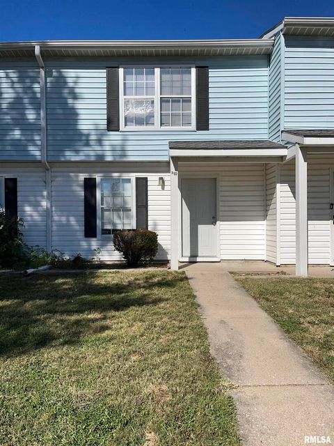 Photo of 612 CAMPUS Drive #B10, Carbondale, IL 62901 (MLS # QC4268788)
