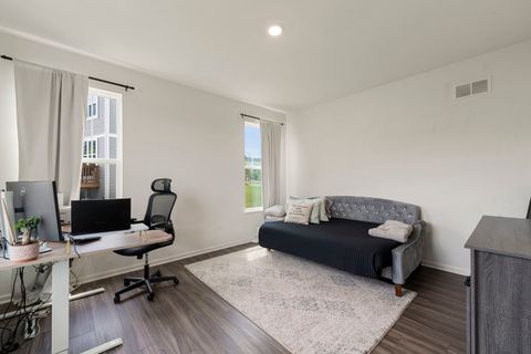 Tiny photo for 1009 Persimmon Court, Crystal Lake, IL 60012 (MLS # 12490686)