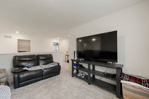 Tiny photo for 1009 Persimmon Court, Crystal Lake, IL 60012 (MLS # 12490686)