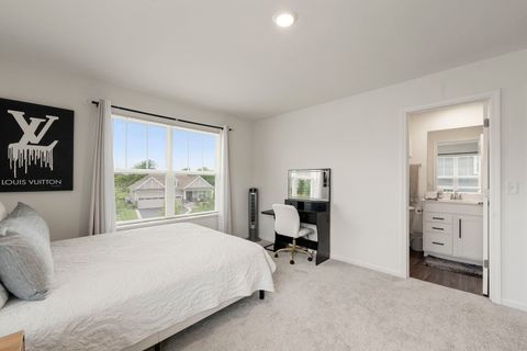 Tiny photo for 1009 Persimmon Court, Crystal Lake, IL 60012 (MLS # 12490686)