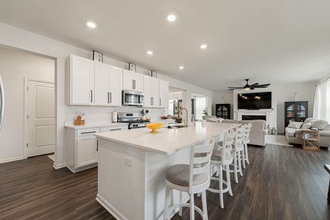 Tiny photo for 1009 Persimmon Court, Crystal Lake, IL 60012 (MLS # 12490686)