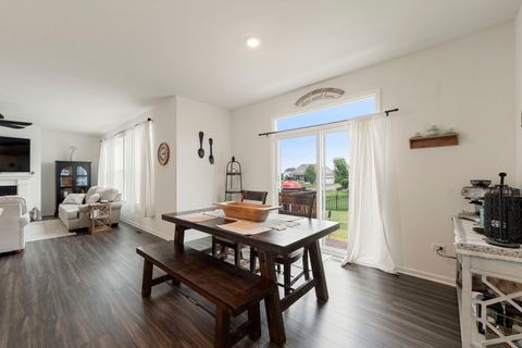 Tiny photo for 1009 Persimmon Court, Crystal Lake, IL 60012 (MLS # 12490686)