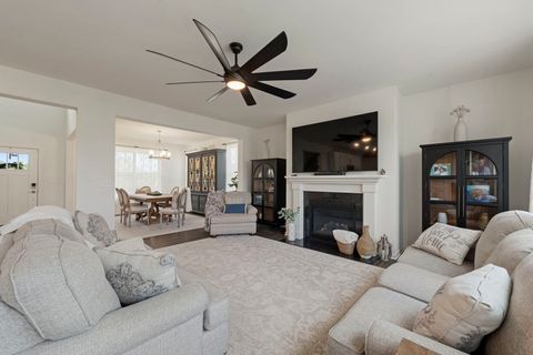 Tiny photo for 1009 Persimmon Court, Crystal Lake, IL 60012 (MLS # 12490686)