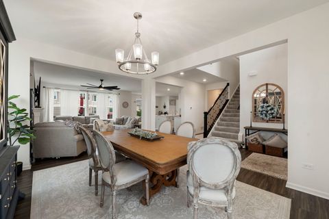 Tiny photo for 1009 Persimmon Court, Crystal Lake, IL 60012 (MLS # 12490686)