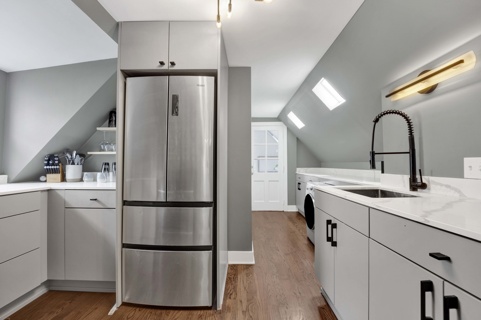 1625 W Hollywood Avenue 3