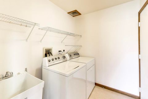 Tiny photo for 1219 Montego Court, Elk Grove Village, IL 60007 (MLS # 12588638)