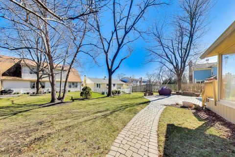 Tiny photo for 1219 Montego Court, Elk Grove Village, IL 60007 (MLS # 12588638)