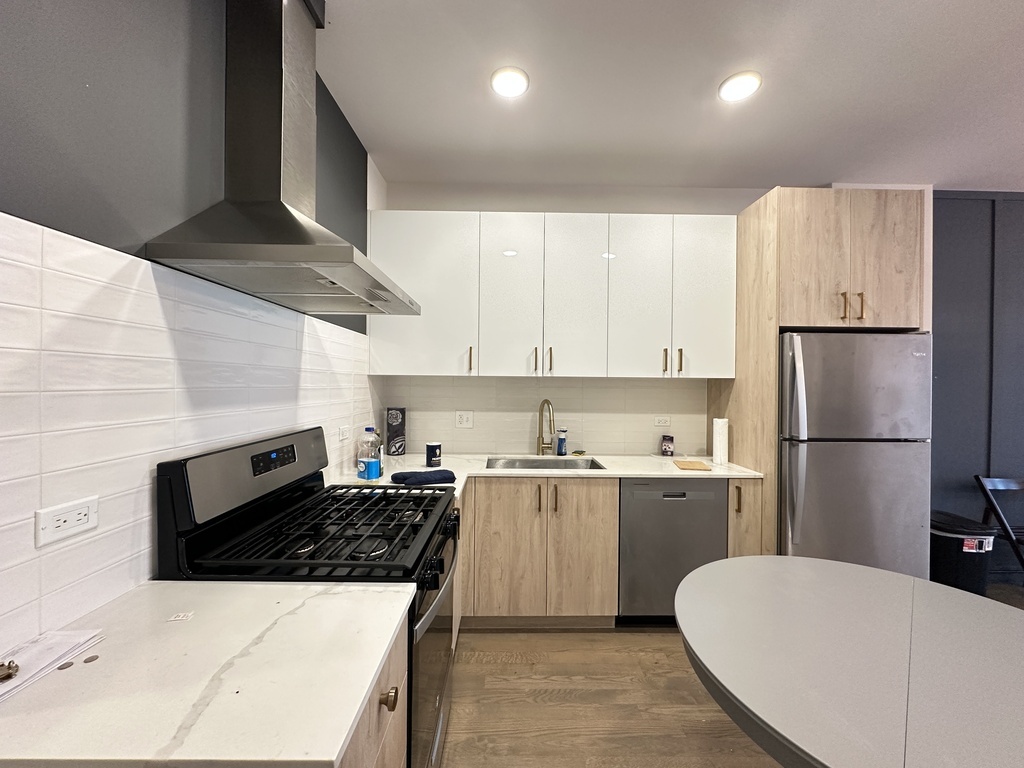 841 N Mozart Street 3F