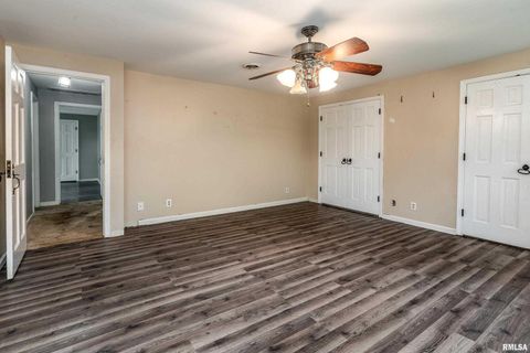 Tiny photo for 3000 W KENT Street, Carbondale, IL 62901 (MLS # EB459866)